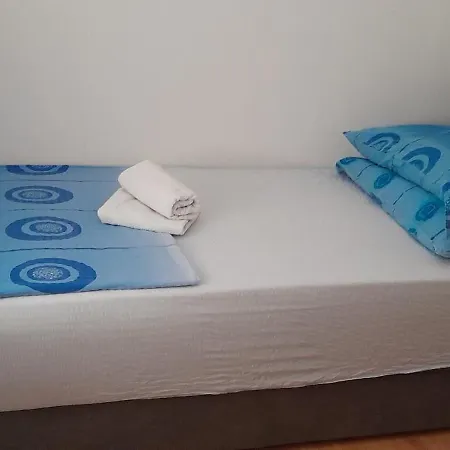 Apartman Tutavac 1 *