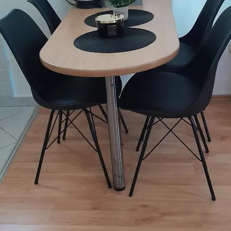 Apartman Tutavac 1 *