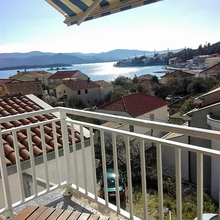 Apartment Apartman Tutavac 1 *